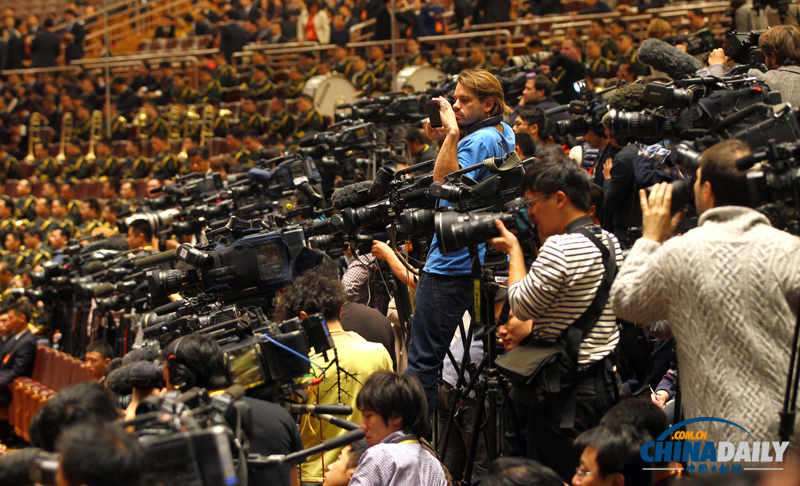 阳光下的守护丨中省市媒体集中采访报道泾阳公安“低空警务”